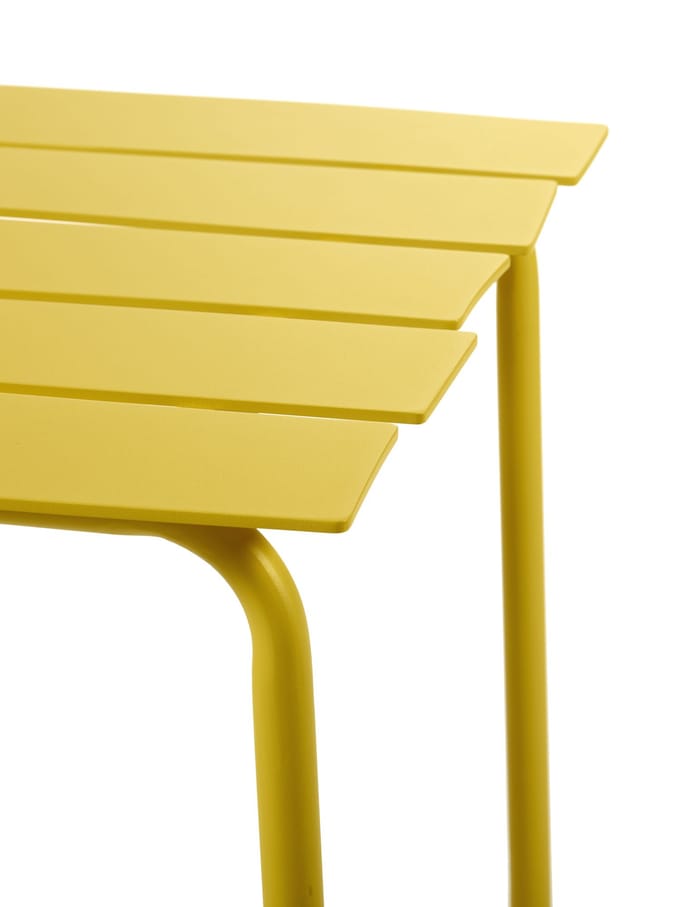 valerie_objects Aligned Tafel vierkant - geel
