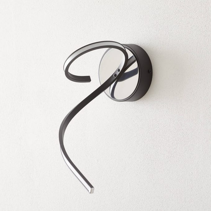 Domiluce LED wandlamp Lungo met modern design, zwart