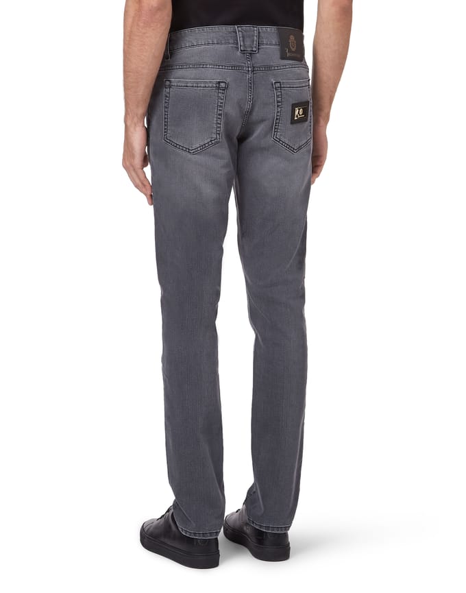 Jeans Recht Model Statement