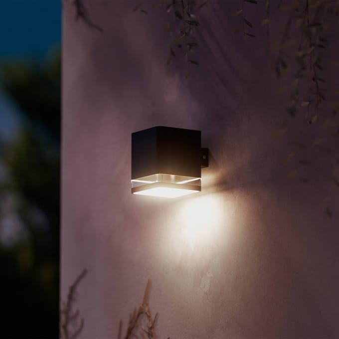 Philips Virona wandlamp - Solar buitenlamp - Warm wit licht; 2700K - Zwart - Zonne-energie