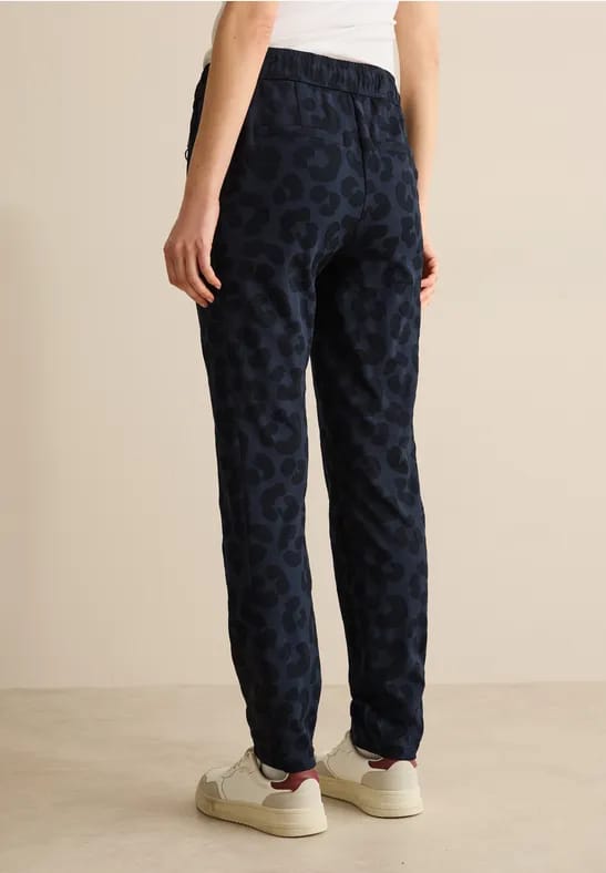 Broek met leopatroon