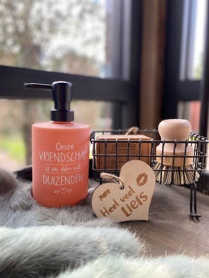 Creaties van hier - zeeppompje vriendschap met houten hartje - glas