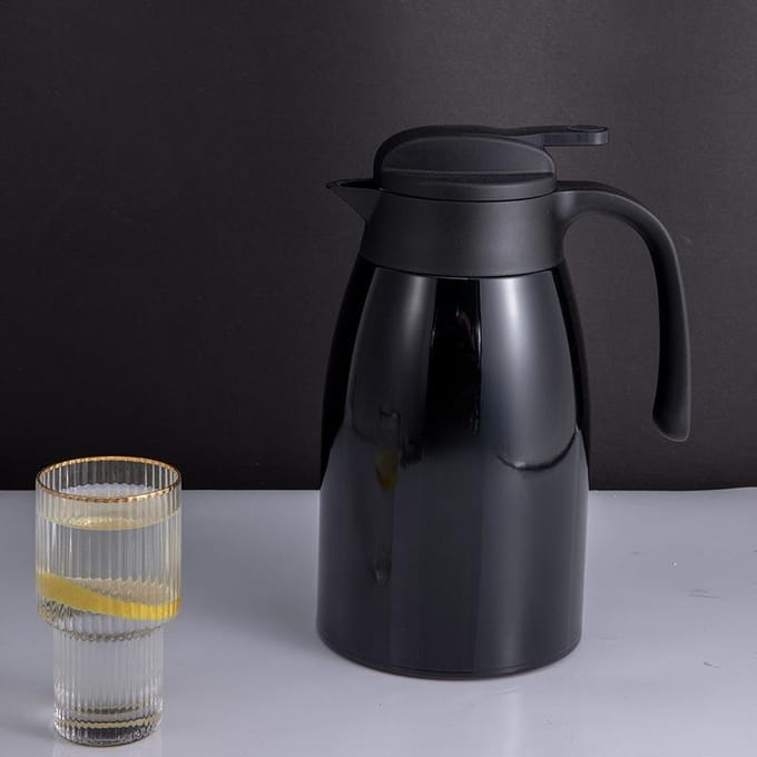 Isolatieketel 316 Roestvrij Staal 2000ml Grote Capaciteit Langdurige Isolatieketel 2000ml rood