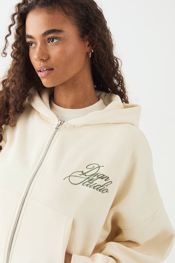 Dames DSGN Studio Script Boxy Ritshoodie | Cream | Maat: XL