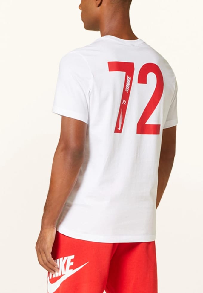 Nike Sportswear Standard Issue Heren T-shirt in wit