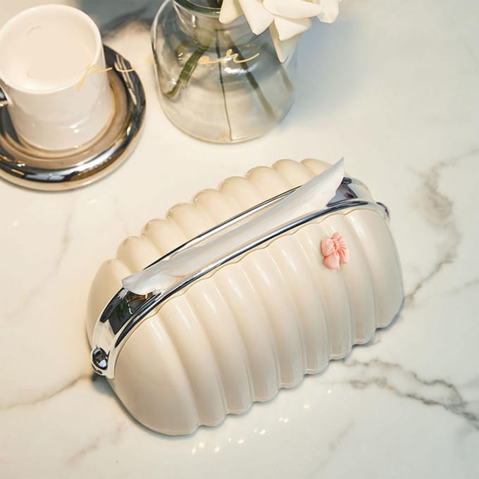 Decoratieve Dooshoes Schelpvormige Tas Desktop Servettenhouder voor Slaapzaal Woonkamer white