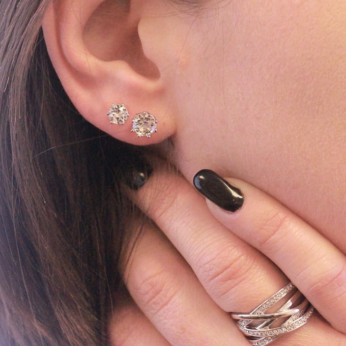 Solitaire M oorbellen - zilver en kristal