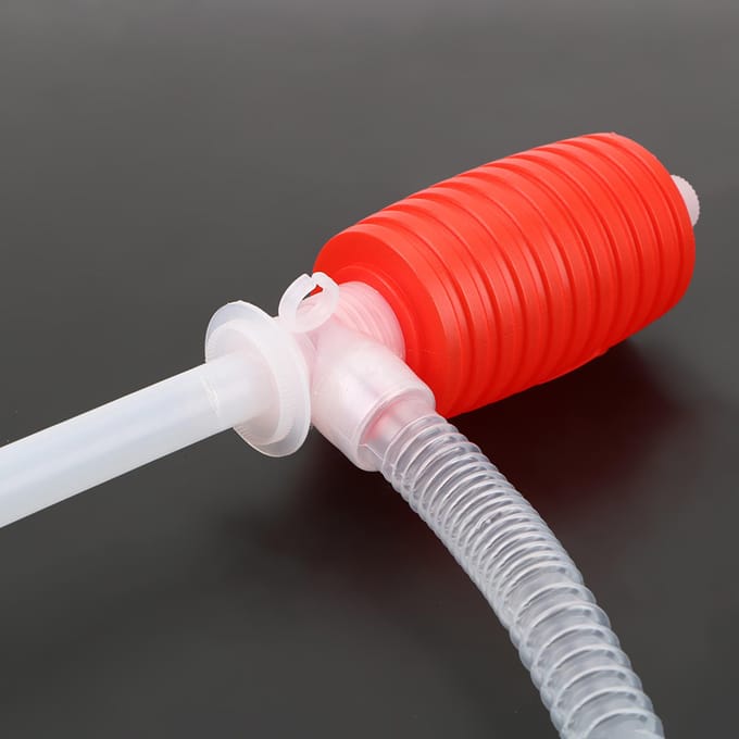 Handmatige sifonpomp voor vloeistof-/brandstofoverdracht Grote knijpsifon 10 liter per minuut Mondvrij rood