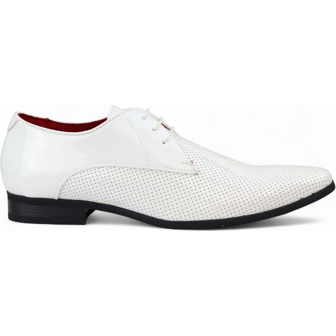 Witte puntige veterschoenen voor heren met geperforeerde neus