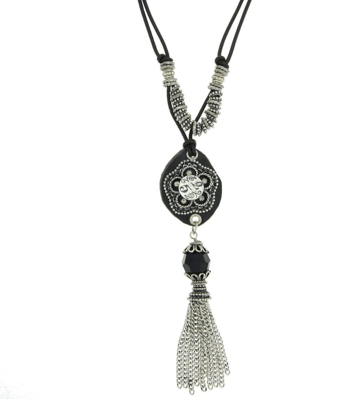 Behave - Ketting met bloemhanger en imitatieleer - Bohemian accent