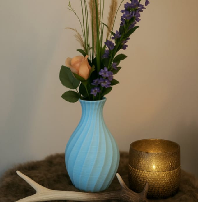 3D geprinte vaas - Lichtblauw 15 cm - Gedraaid patroon