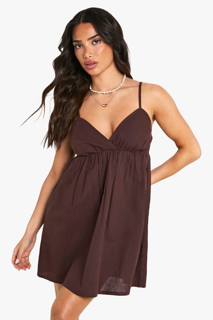 boohoo Dames Petite Linnen Look Cami Swing Mini Jurk | Chocoladebruin | Maat: 40