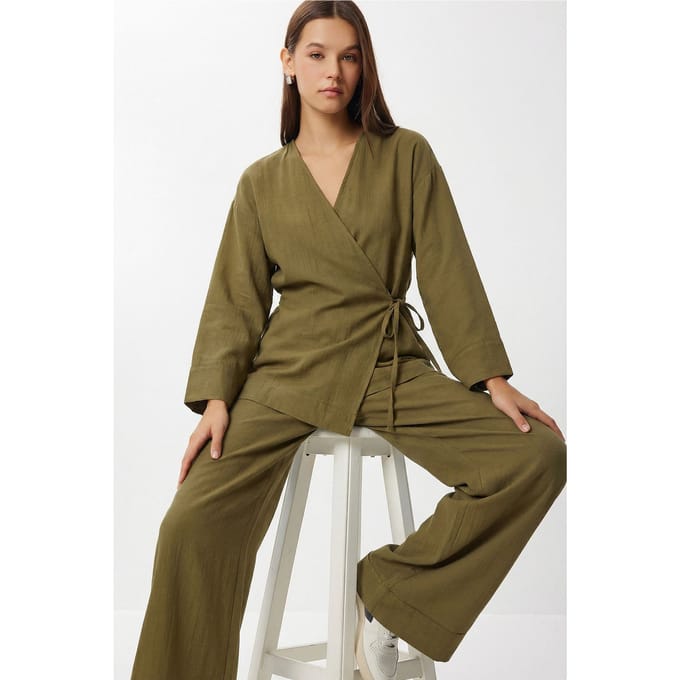 Hoge Taille Wijde Broek & V-Hals Blouse met Strikdetail Set