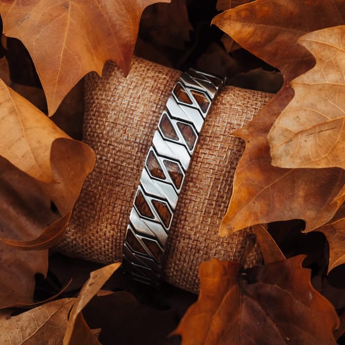 Holzkern armband Baritone (walnut-Zilver)
