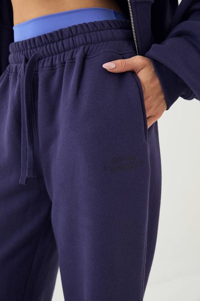 Dames DSGN Studio Sport Rechte Pijp Jogger | Blackberry | Maat: Large