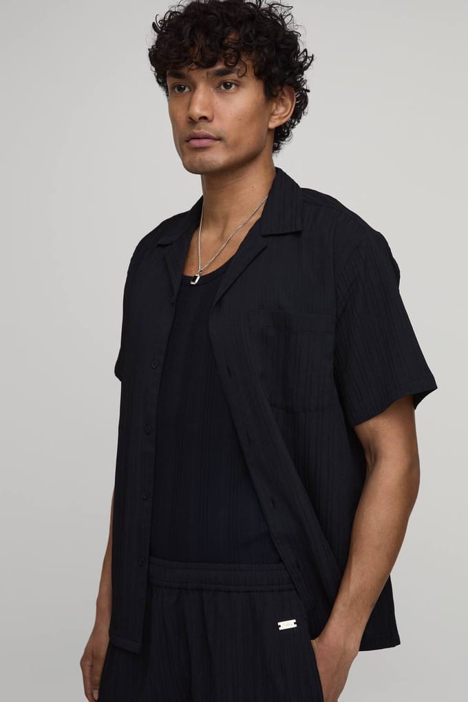 Regular Fit Onregelmatige Plooitextuur Korte Mouw Shirt En Ontspannen Broek Set | Black | Size Medium