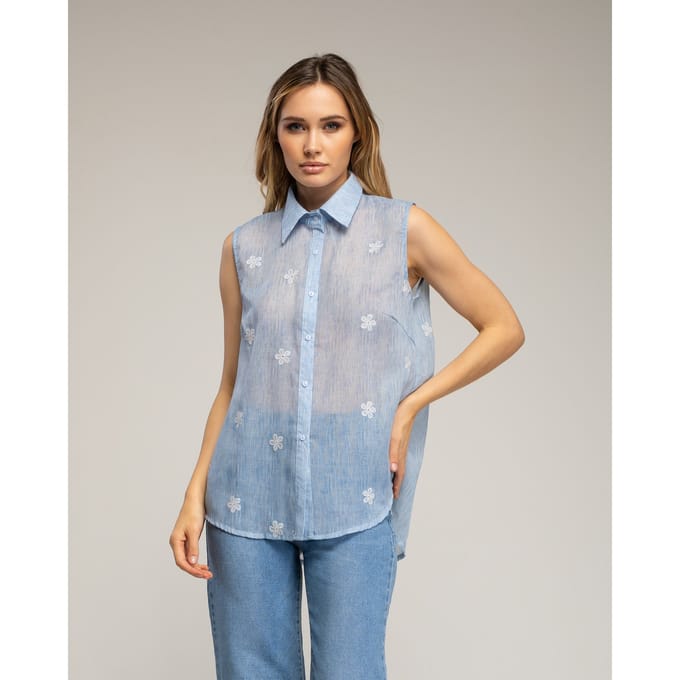 Semitransparante mouwloze blouse met bloemen