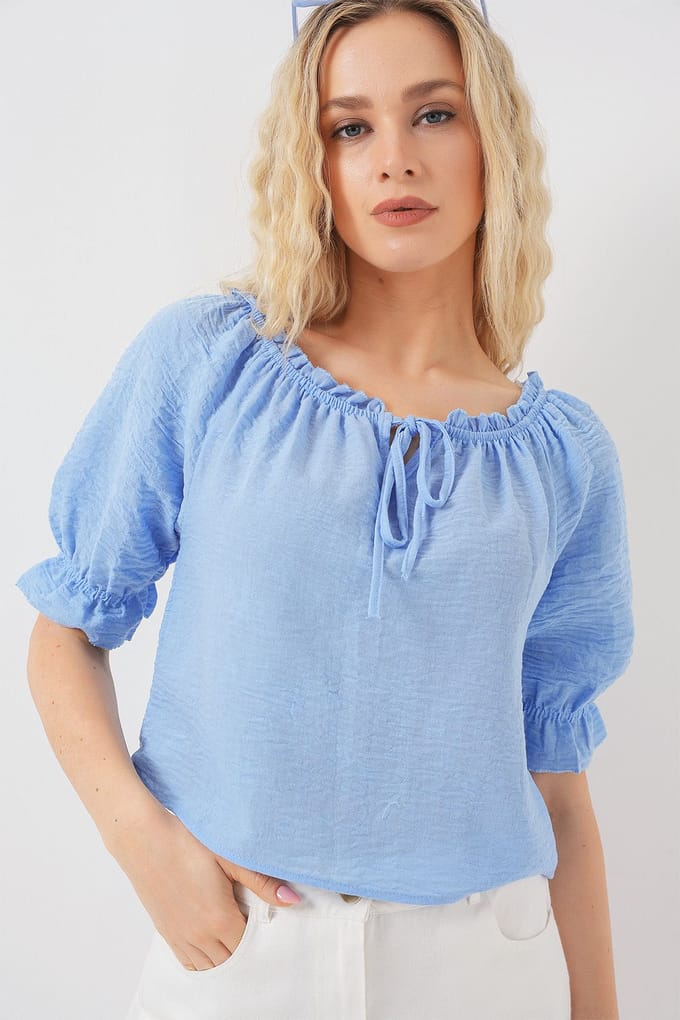 Gestructureerde Bootneck Crop Blouse met Pompom Detail