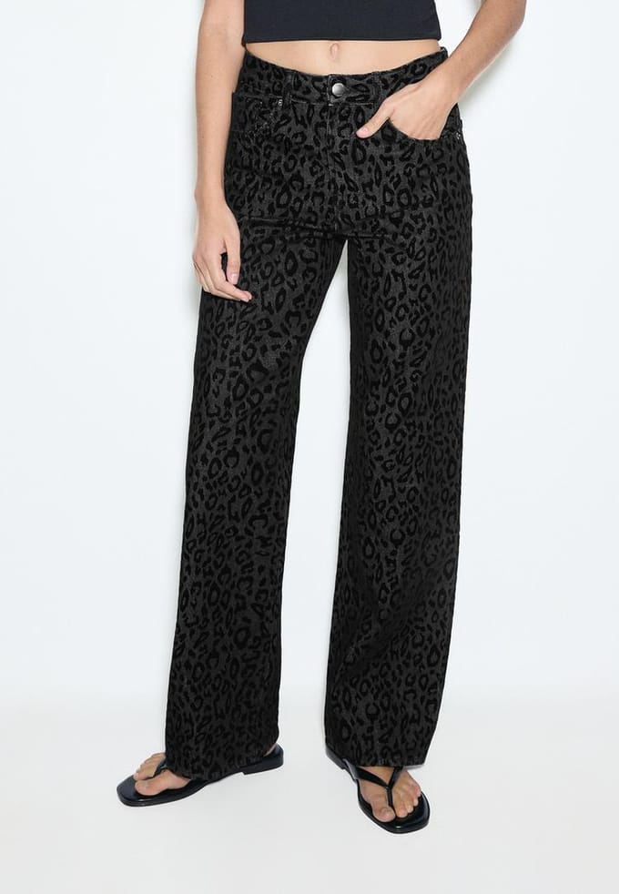 Stradivarius Jeans met flockstof en luipaardprint  ZWART EFFECT DENIM WASSING 42