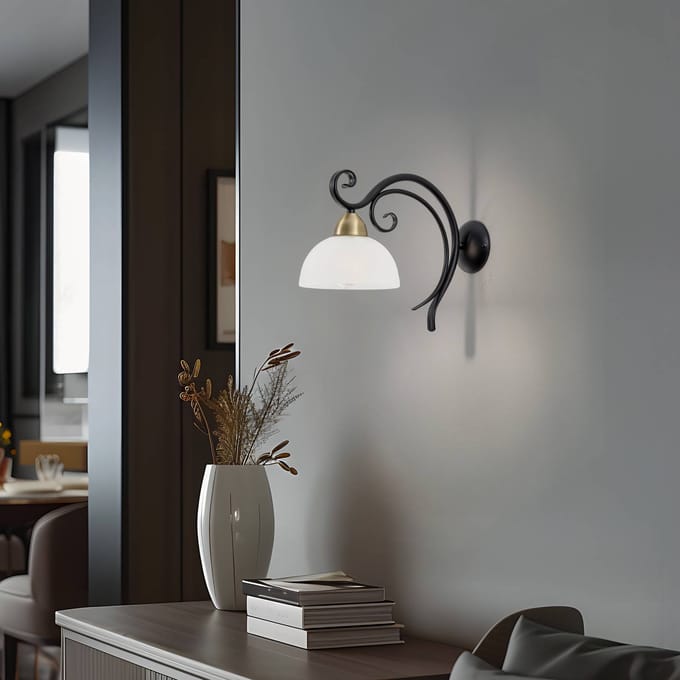 Luminex Wandlamp Flora, een glazen kap, zwart/messing