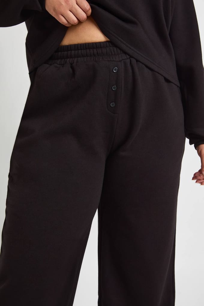 boohoo Dames Plus Button Down wijde pijp joggers | Black | Maat: 20