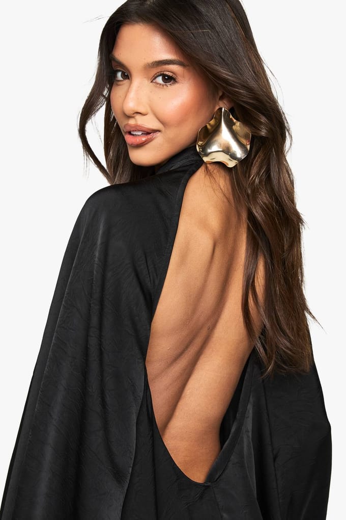 boohoo Dames Textured Satin Open Back Swing Playsuit | Zwart | Maat: 42