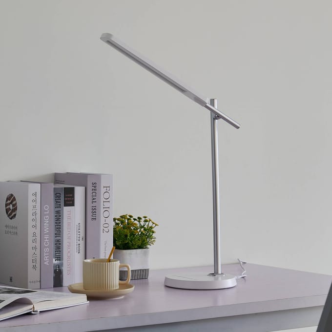 Lindby Valtorin LED bureaulamp, wit