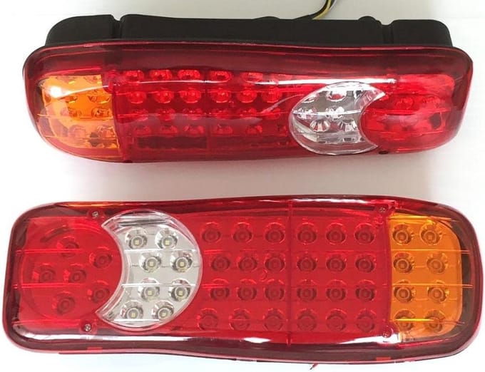 Set van 2 Universele 46 LED Remlichten 12V voor Aanhanger, Vrachtwagen en Caravan
