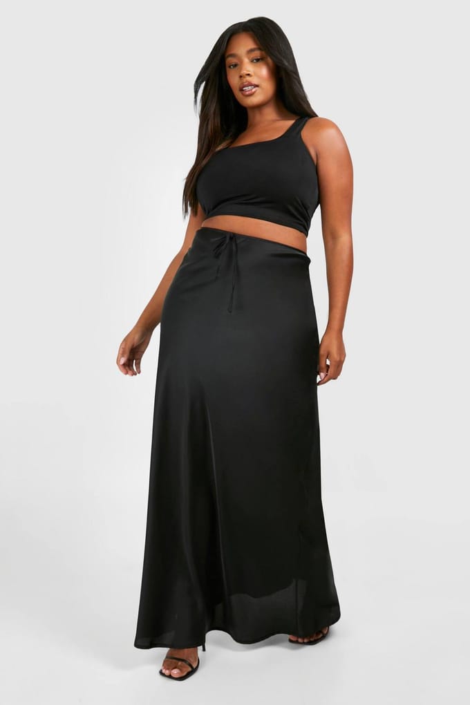 boohoo Dames Plus Satijn Trekkoord Maxi Rok | Zwart | Maat: 50