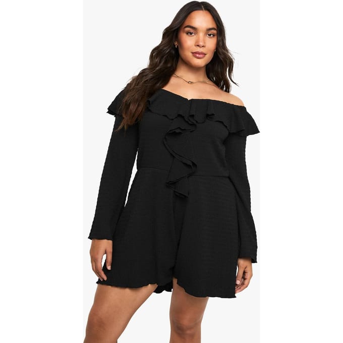 boohoo Dames Plus Getextureerde Ruffle Bardot Playsuit | Black | Maat: 26
