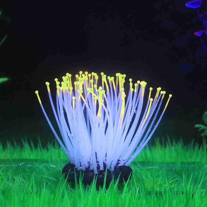Kunstmatige siliconen zeeanemoon met lichtgevend effect voor aquariumdecoratie geel