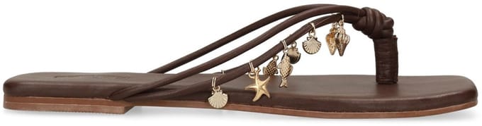 Sacha - Dames - Bruine leren slippers met goudkleurige charms - Maat 36