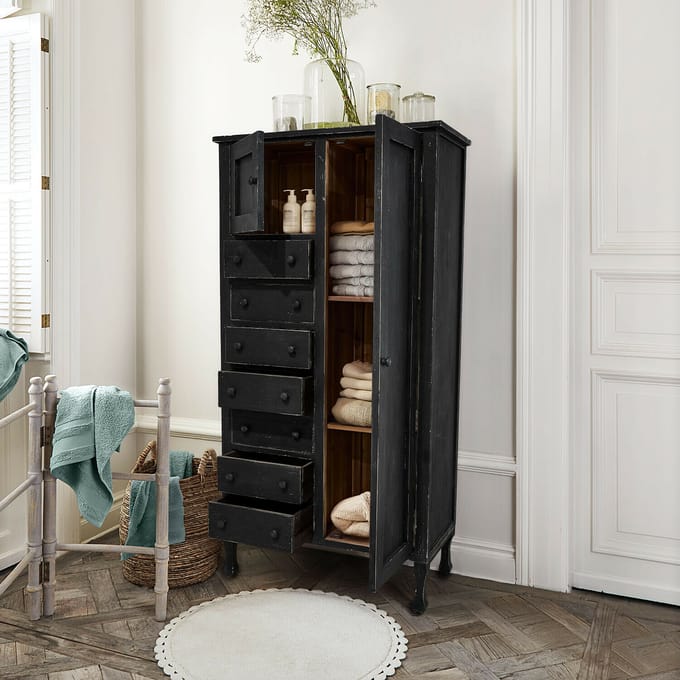 Kast Amourien