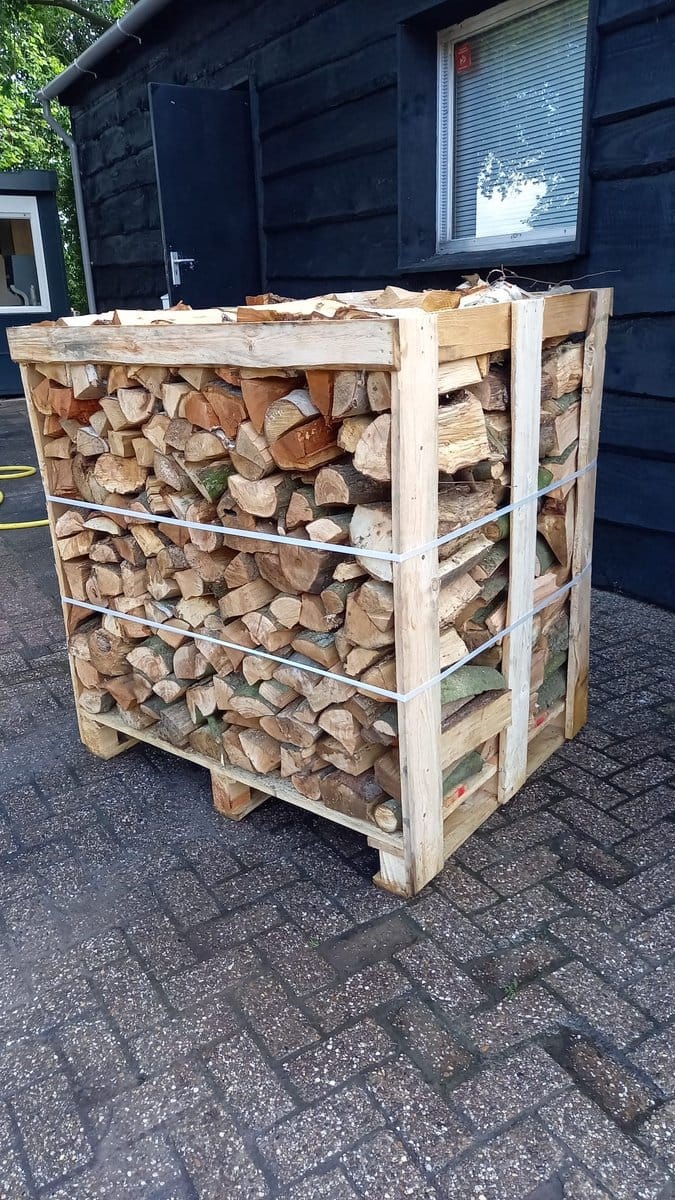 Haardhout mix, Eik, Beuk | 3 halve pallets 1,0 kuub strak gestapeld