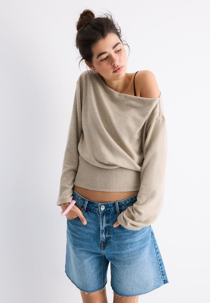 Stradivarius Gebreid T-shirt met boothals en ceintuur  Steen M