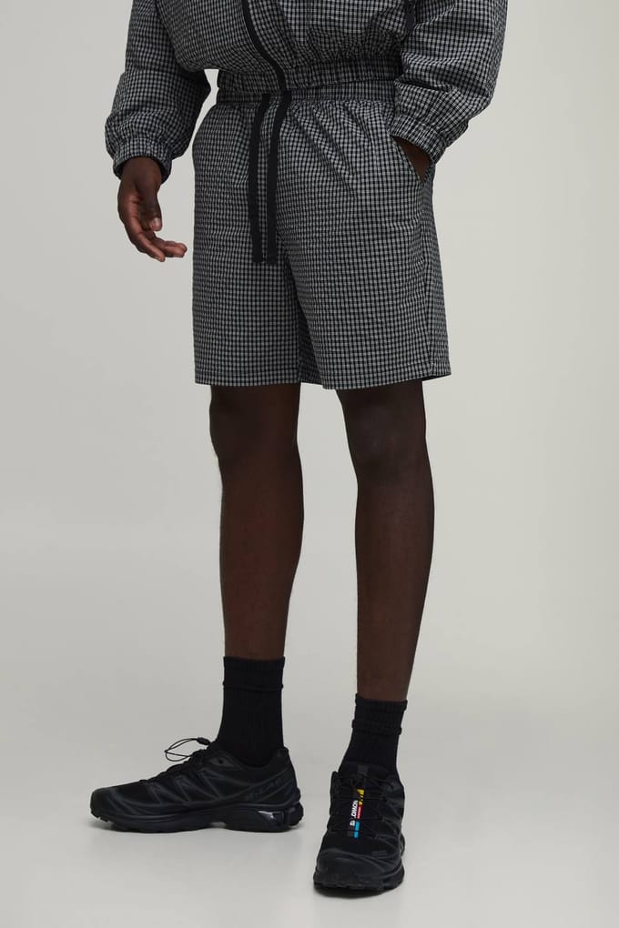 Relaxed Check Grid Nylon Short | Black | Size Small