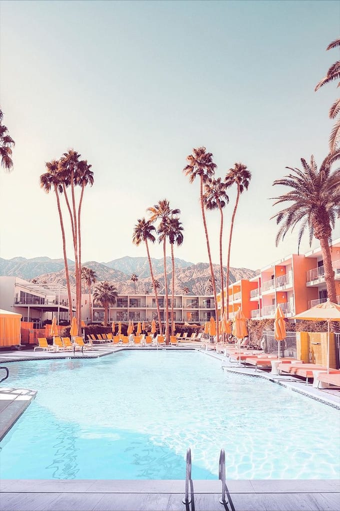 Poolside – 90cm x 60cm - Fotokunst op PlexiglasⓇ incl. certificaat & garantie.