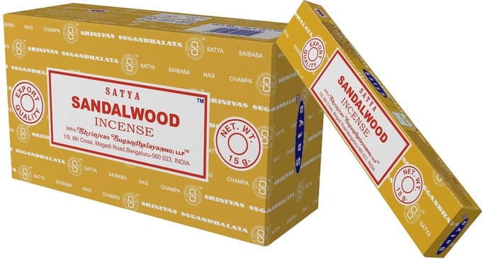 Wierook Satya Sandalwood - doos met 12 pakjes van 15 gram