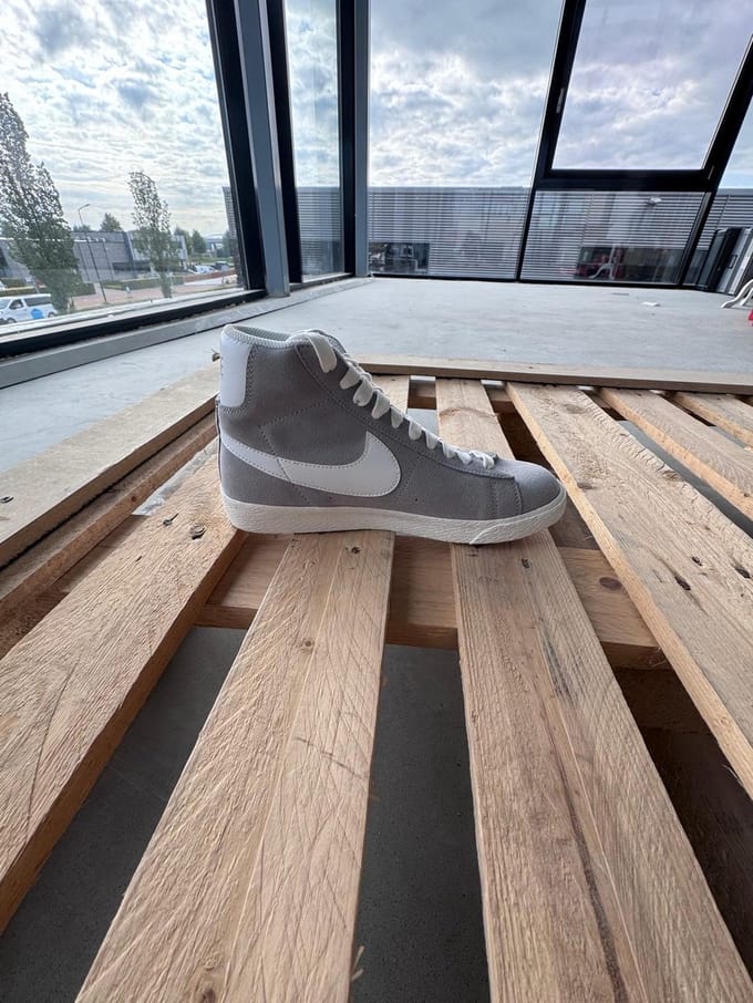 Nike Blazer Mid GS - Sneakers - Unisex - Grijs - Wit