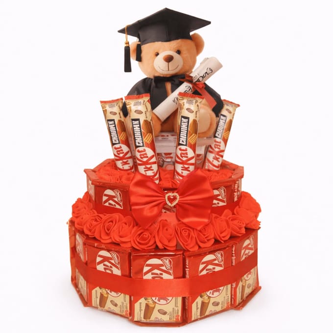 KitKat Chocoladecadeautaart – Luxe Rode Rozen & Strik – Afgestudeerd