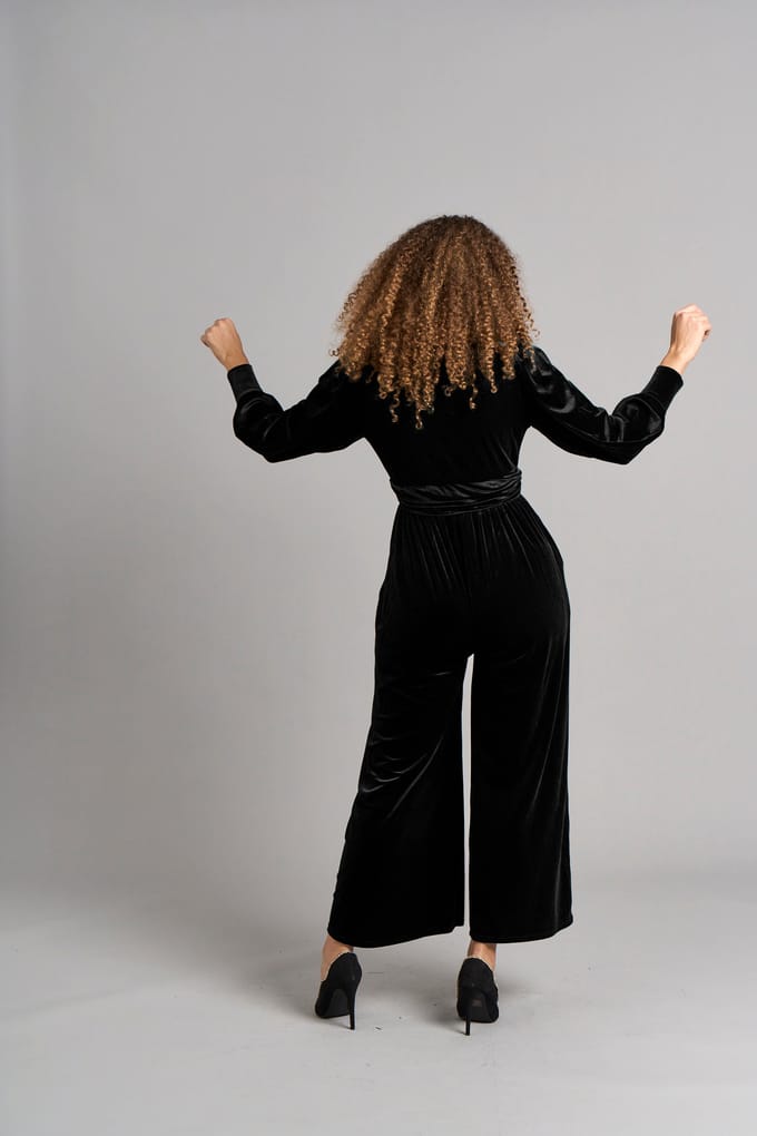 Ava jumpsuit van fluweel - Zwart