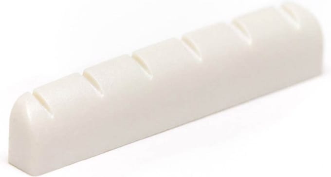 Graph Tech PQ-1801-00 Slotted Akoestische Gitaarkam