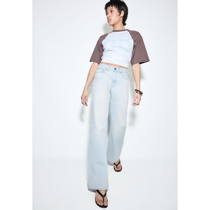 Stradivarius D92 straight wide jeans met scheuren  LICHTBLAUWE DENIM WASSING 32