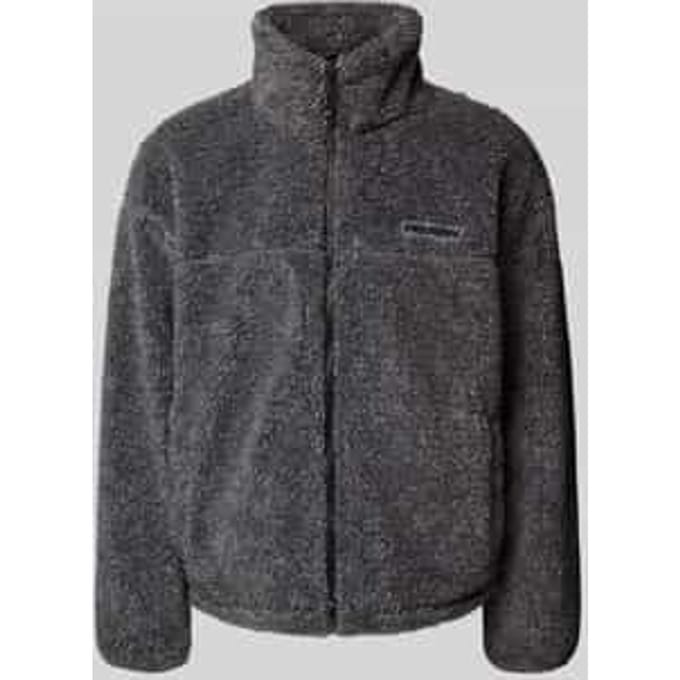 Teddybont Jack met opstaande kraag en Labeldetail