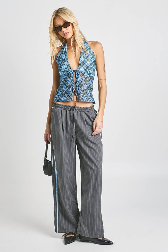 boohoo Dames Printed Mesh Halterneck Tie Front Top | Blue | Maat: 10