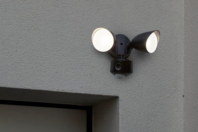 LUTEC Connect DRACO - Slimme LED wandlamp met camera en Sensor voor buiten - Zwart