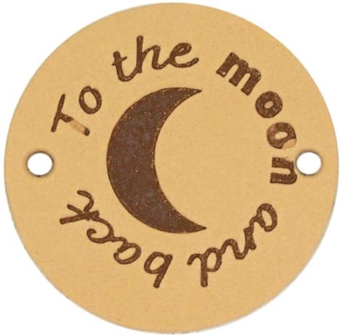 Durable Leren Label – "To the Moon and Back" – Duurzaam & Stijlvol (2 stuks)