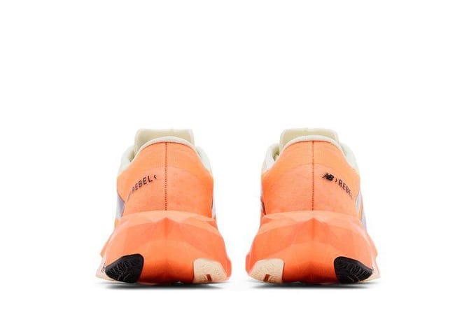 New Balance FuelCell Rebel v4 Hot Mango Angora (Vrouwen) 40 beige