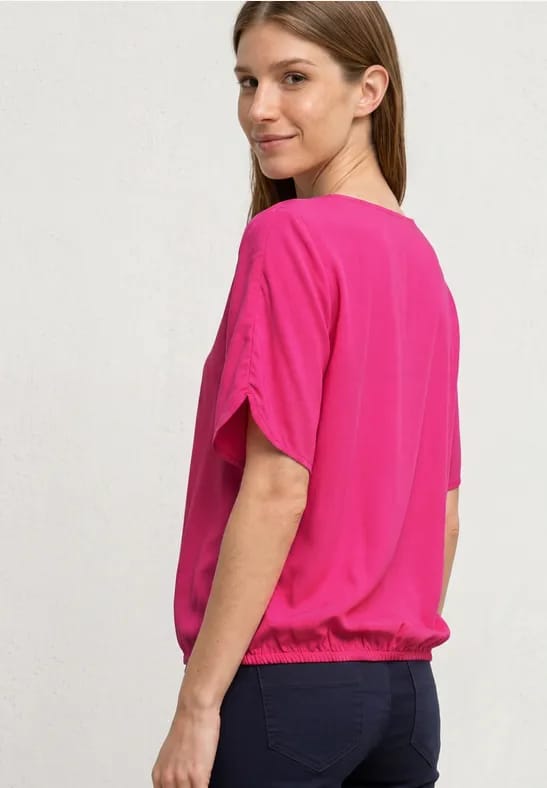 Blouseshirt met korte mouwen en V-hals