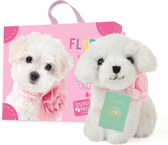 Studio Pets® Mini Knuffel Maltezer Flora (8 cm) met Koffer, Paspoort & Stickerboek